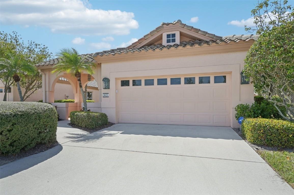 3829 Alamanda Dr., Sarasota, FL 34238