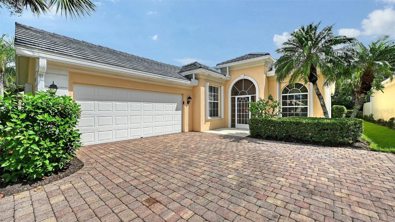 5679 Ferrara Dr., Sarasota, FL 34238