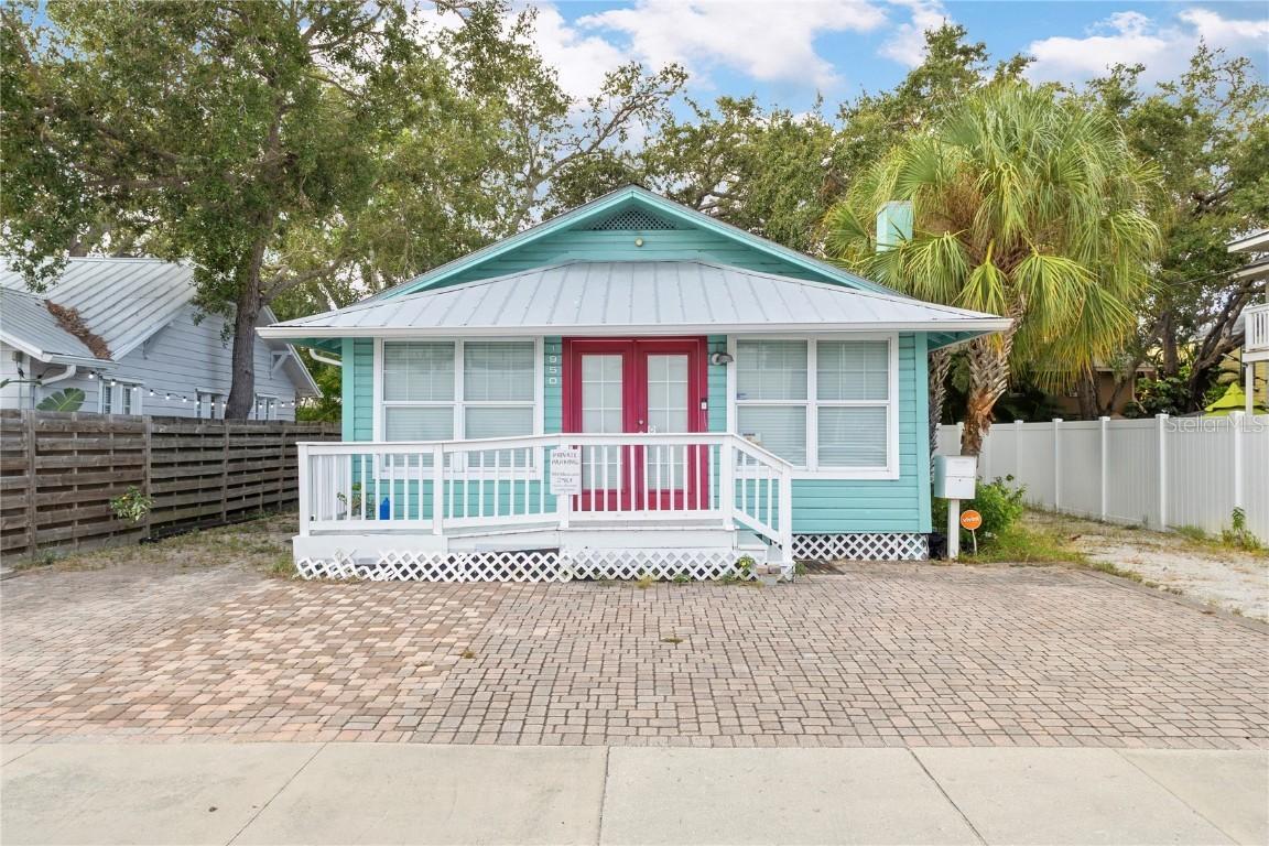 1950 Adams Ln., Sarasota, FL 34236