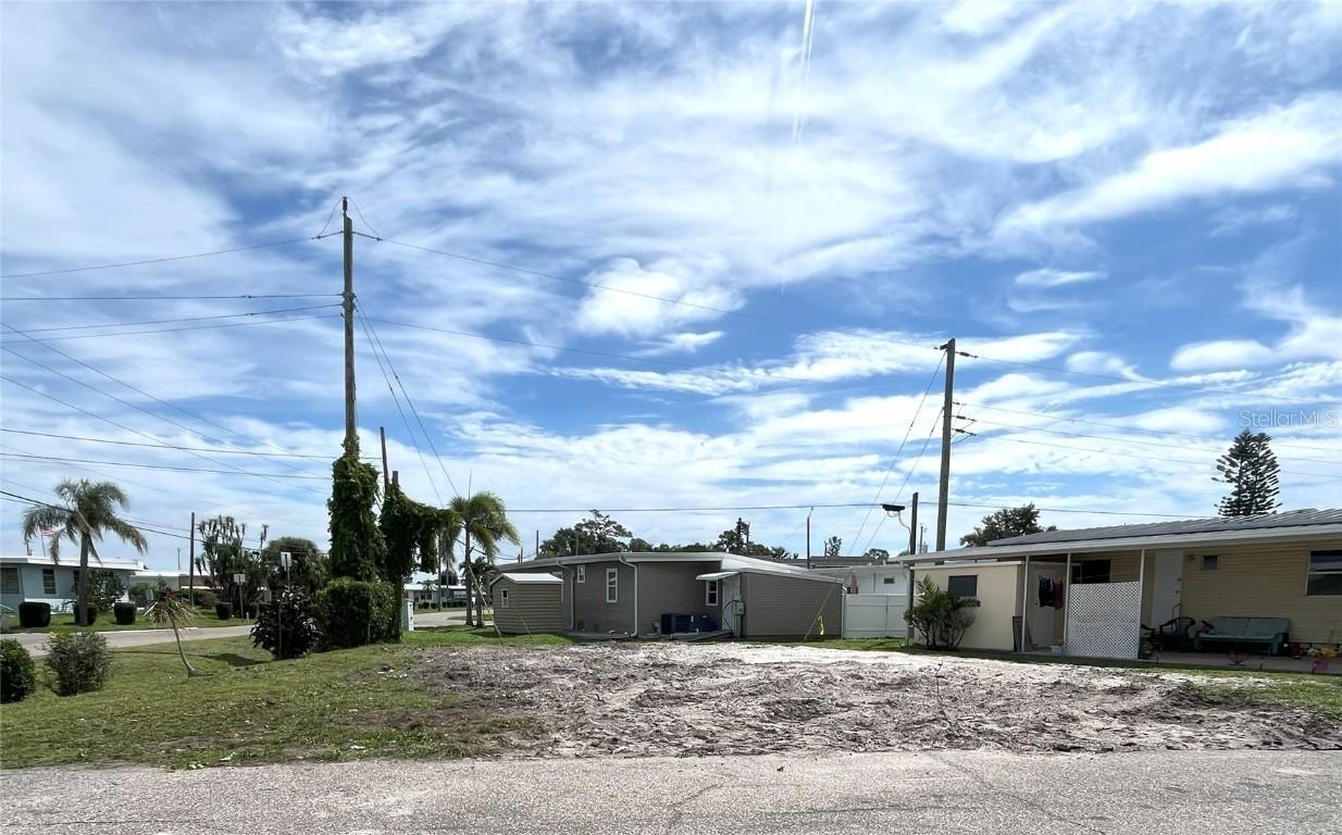 6903 E Bayou Ln., Bradenton, FL 34207