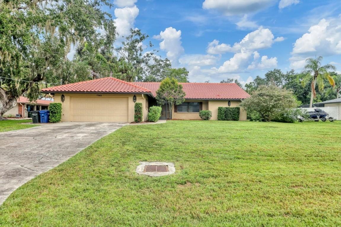 7365 S Leewynn Dr., Sarasota, FL 34240