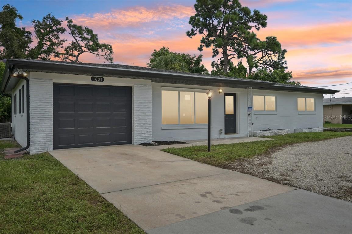 1605 Banyan Dr., Venice, FL 34293