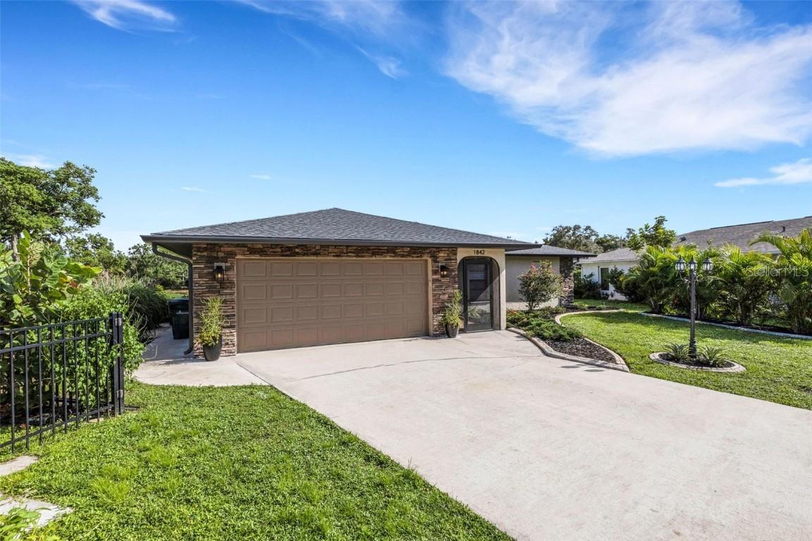 1842 Country Meadows Ct., Sarasota, FL 34235
