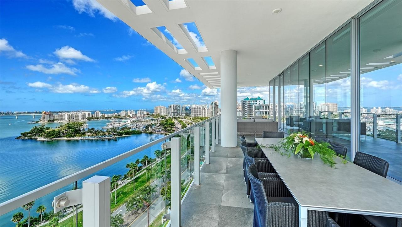 605 S Gulfstream Ave. #12, Sarasota, FL 34236