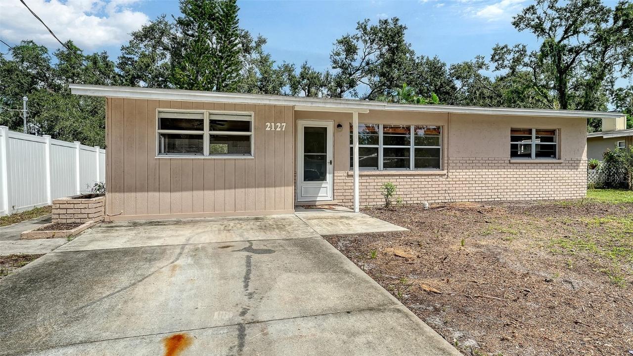 2127 Vinson Ave., Sarasota, FL 34232