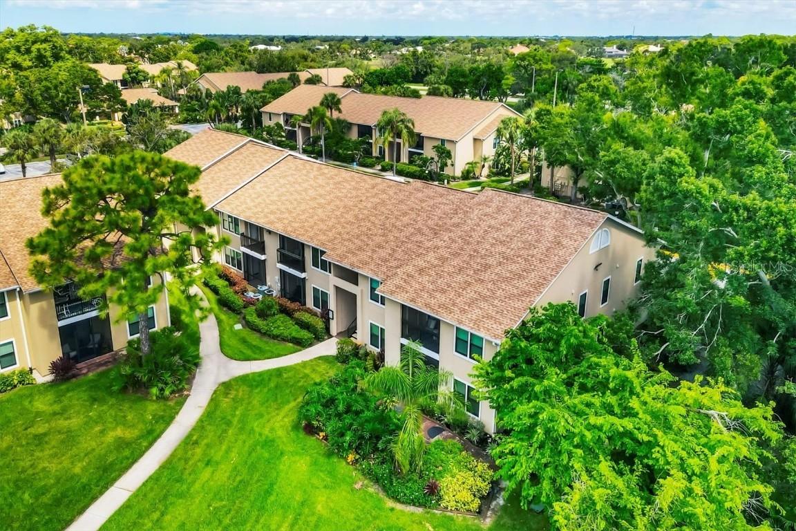 4001 Crockers Lake Blvd. #27, Sarasota, FL 34238