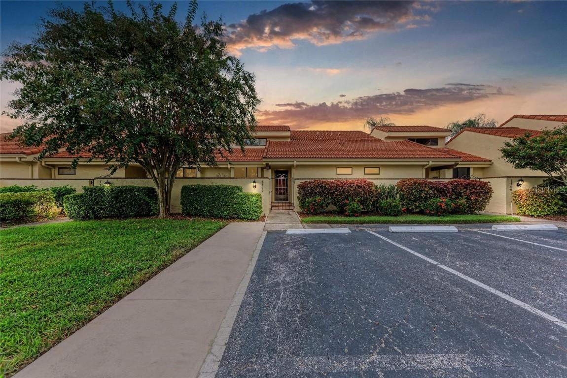 5362 Huntingwood Ct. #16, Sarasota, FL 34235