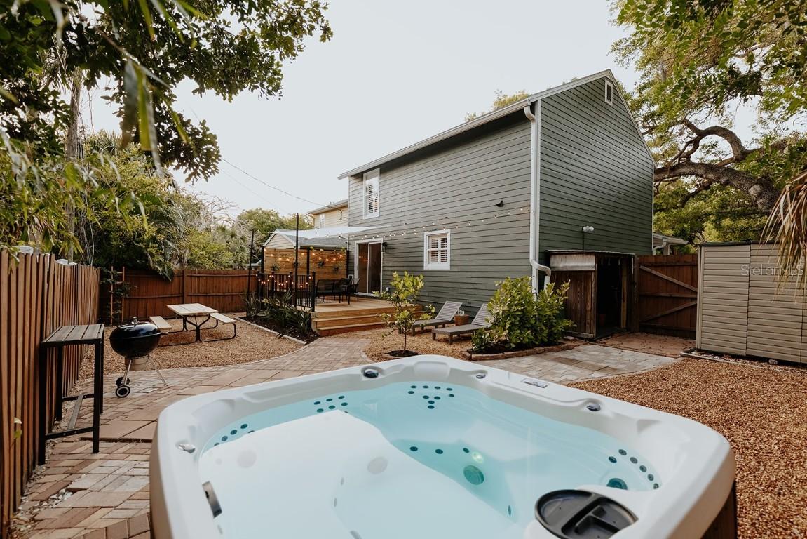 2472 Temple St., Sarasota, FL 34239