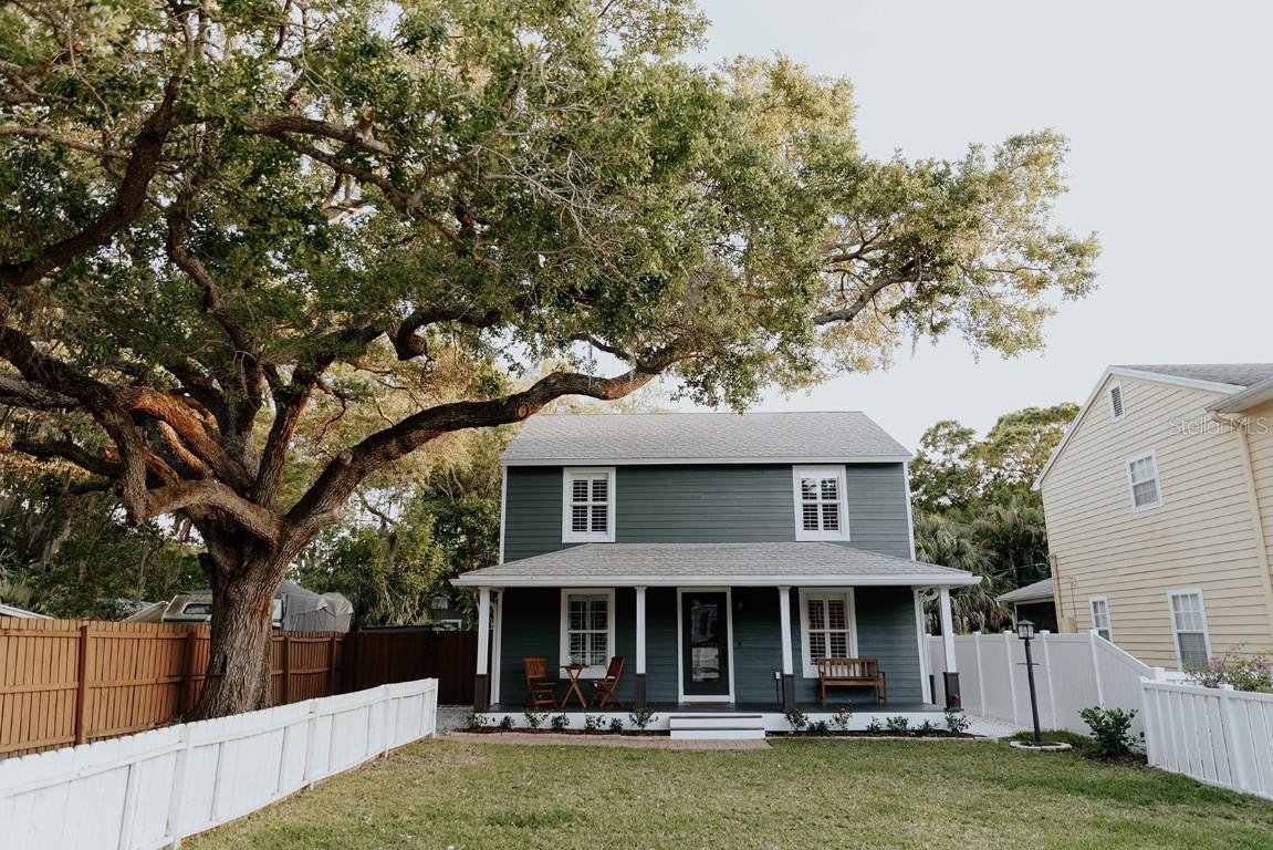 2472 Temple St., Sarasota, FL 34239