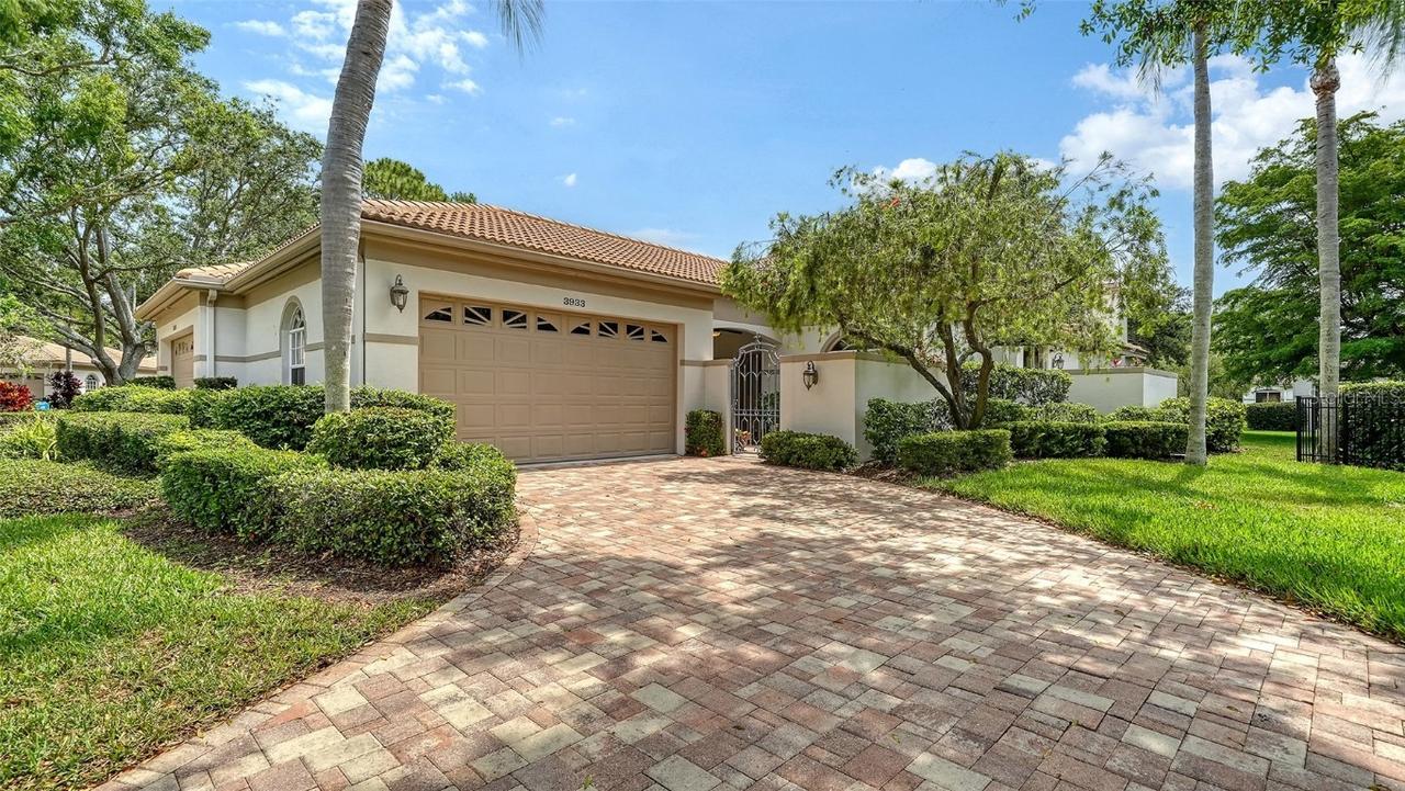3933 Chatsworth Greene #50, Sarasota, FL 34235