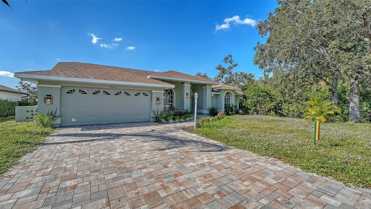 5402 60th St., Bradenton, FL 34203