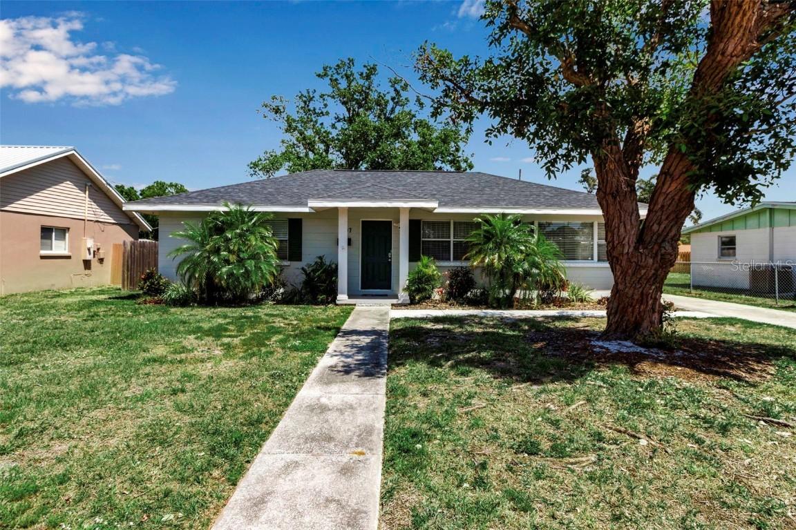 1507 32nd St., Bradenton, FL 34205