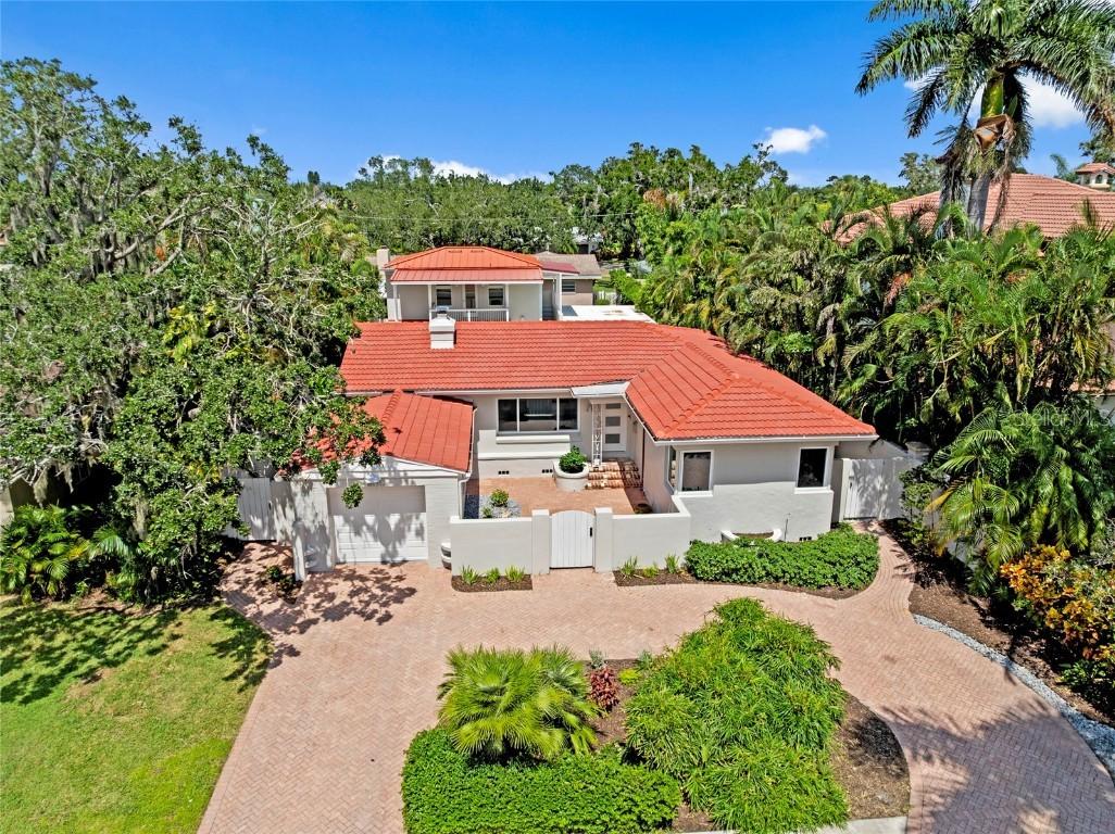 860 Snell Isle Blvd., St Petersburg, FL 33704