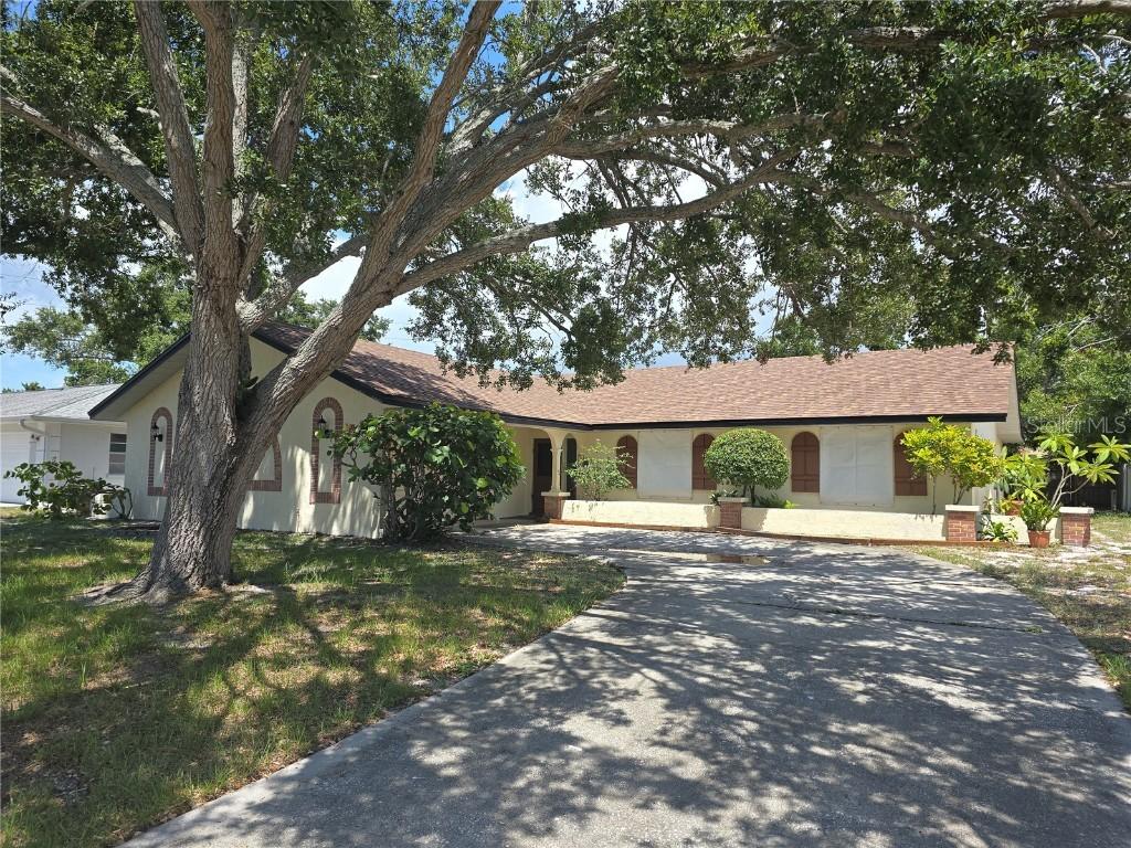 915 60th St., Bradenton, FL 34209