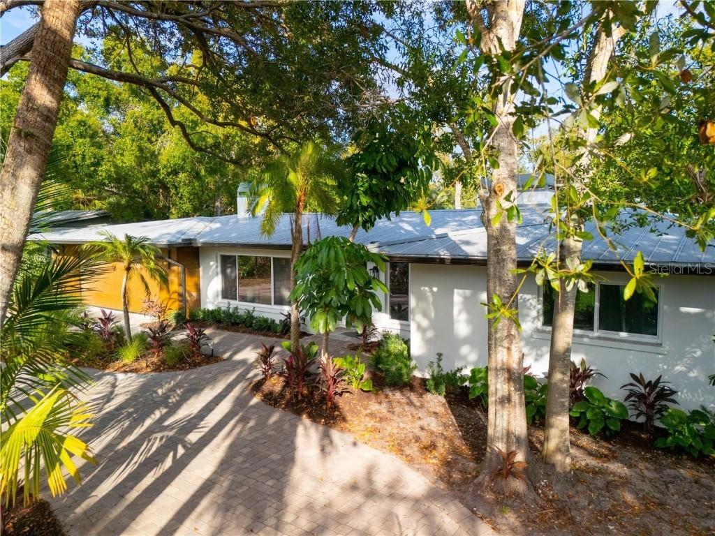 3705 Tangier Ter., Sarasota, FL 34239