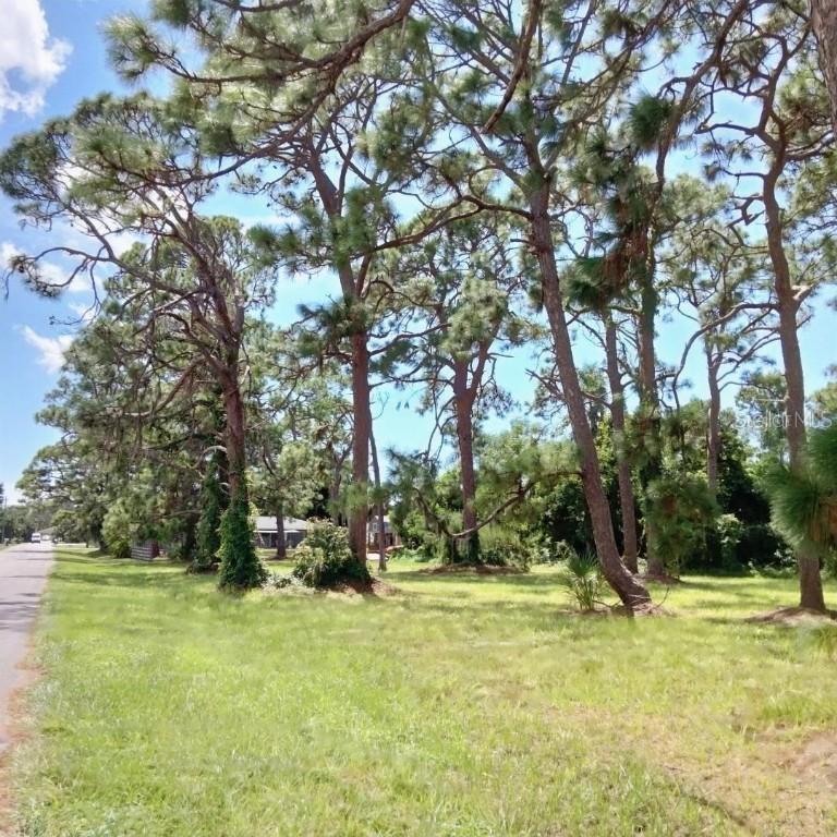 Lake Shore Dr., Nokomis, FL 34275