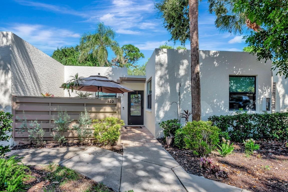 122 Pinehurst Dr., Bradenton, FL 34210