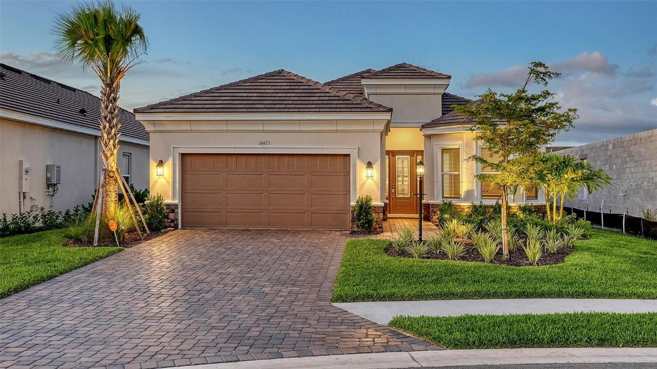 16423 Isola Pl., Lakewood Ranch, FL 34211