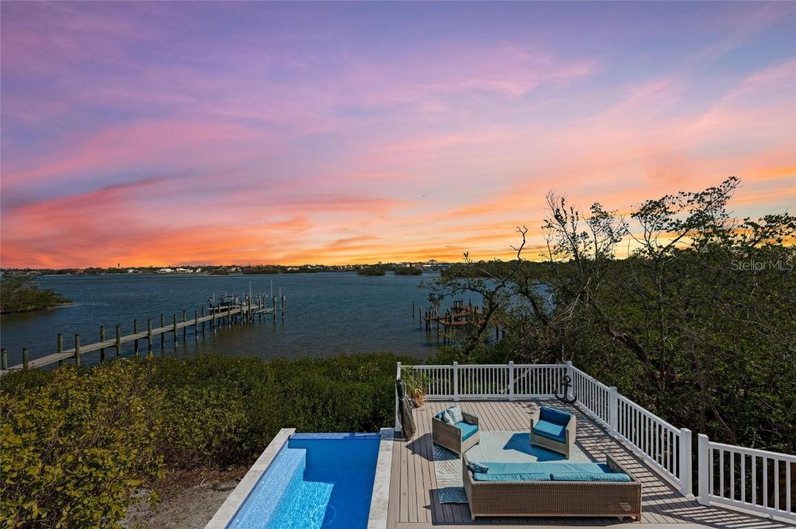 140 N Casey Key Rd., Osprey, FL 34229