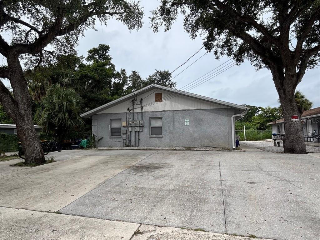 2371 Leon Ave., Sarasota, FL 34234