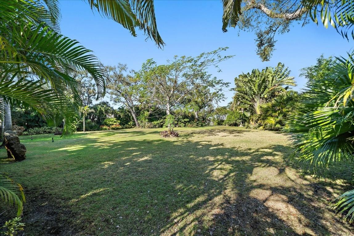 1643 S Lakeshore Dr., Sarasota, FL 34231
