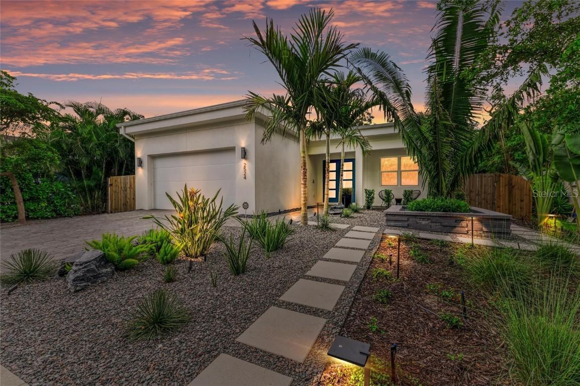 2524 Arlington St., Sarasota, FL 34239