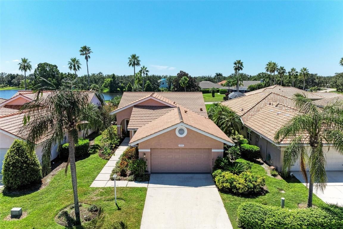 6647 Oakbrooke Cir., Bradenton, FL 34202