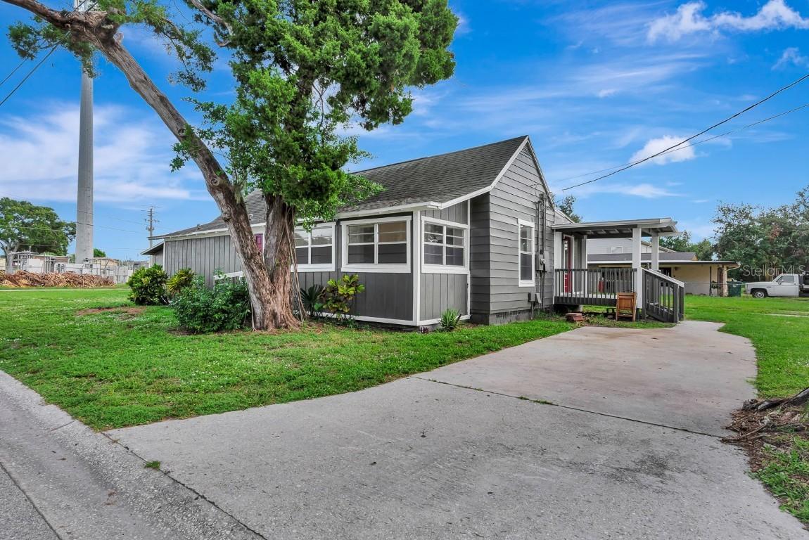 806 W 3rd Ave., Palmetto, FL 34221