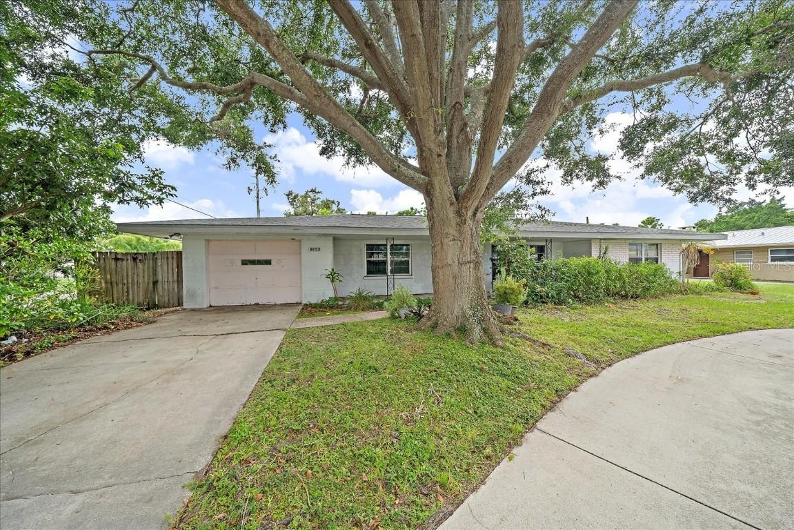 2340 Valencia Dr., Sarasota, FL 34239