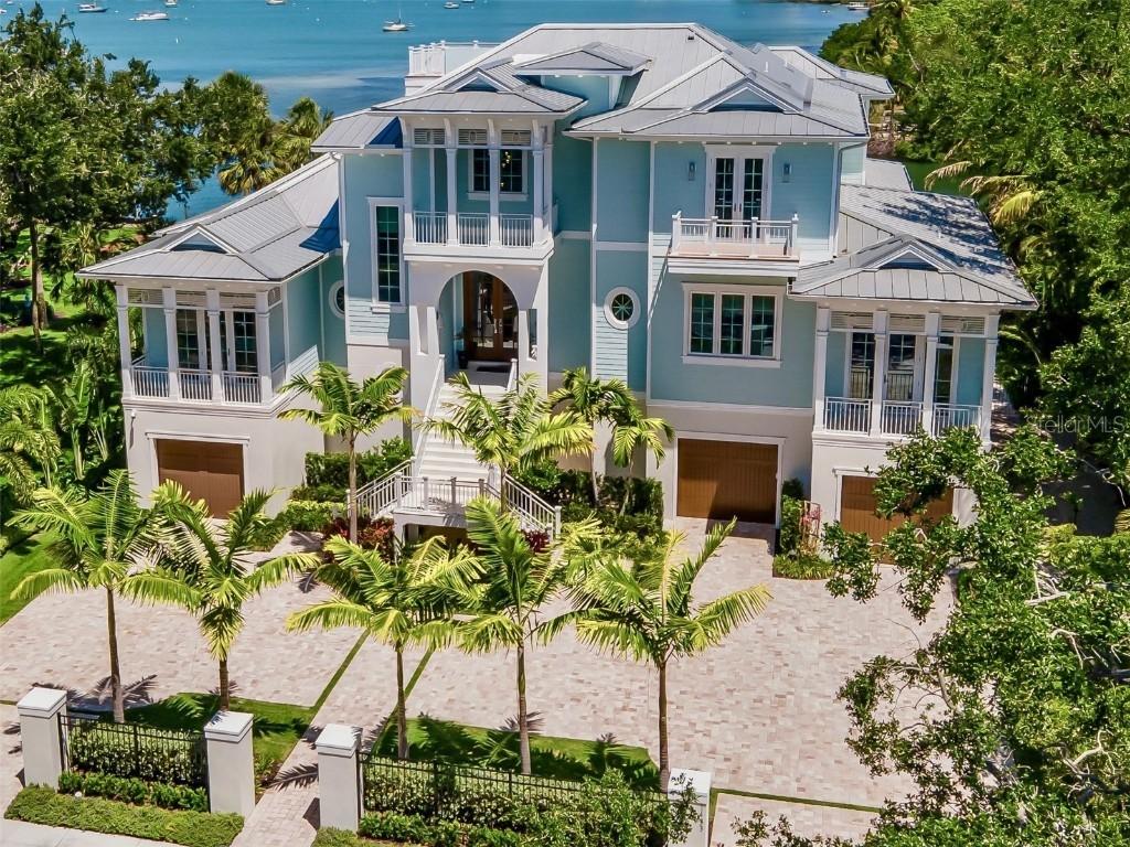 659 Key Royale Dr., Holmes Beach, FL 34217