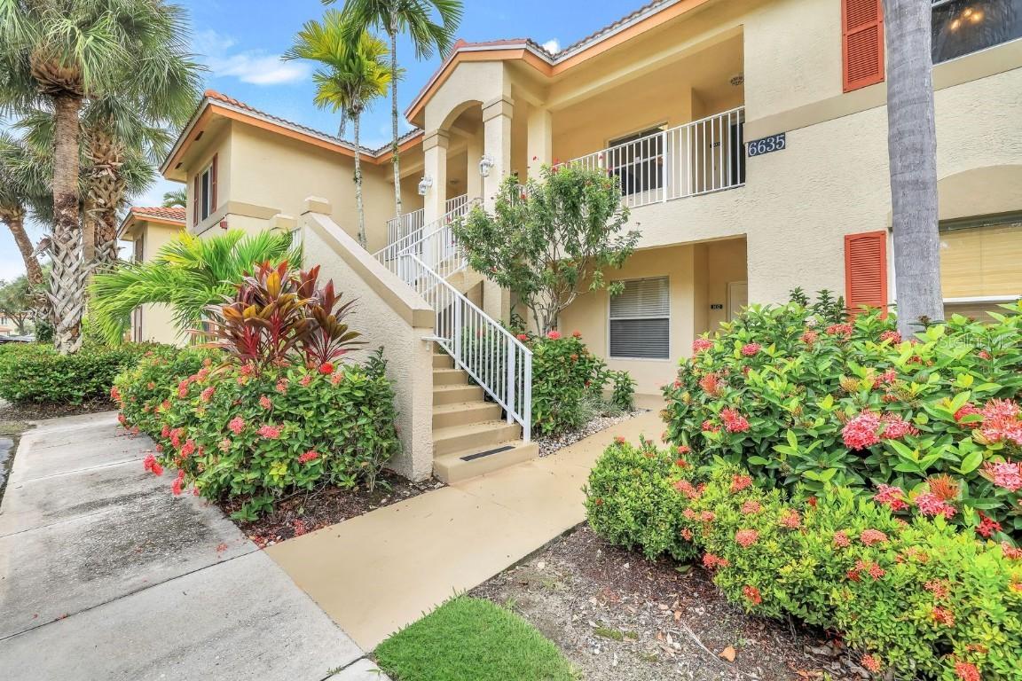6635 Huntington Lakes Cir. #202, Naples, FL 34119