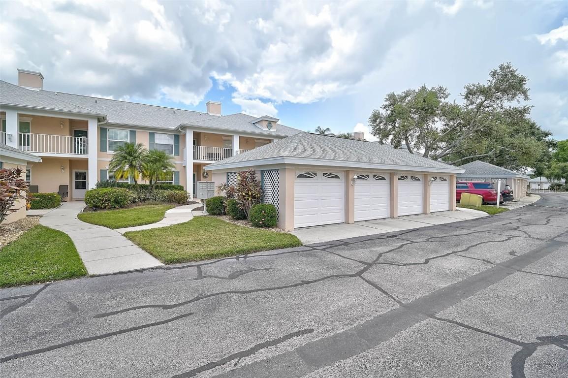 4223 E Caddie Dr. #203, Bradenton, FL 34203
