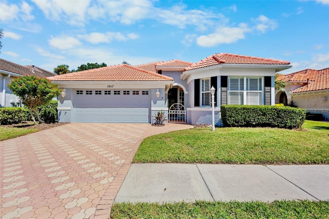 5017 Hanging Moss Ln., Sarasota, FL 34238
