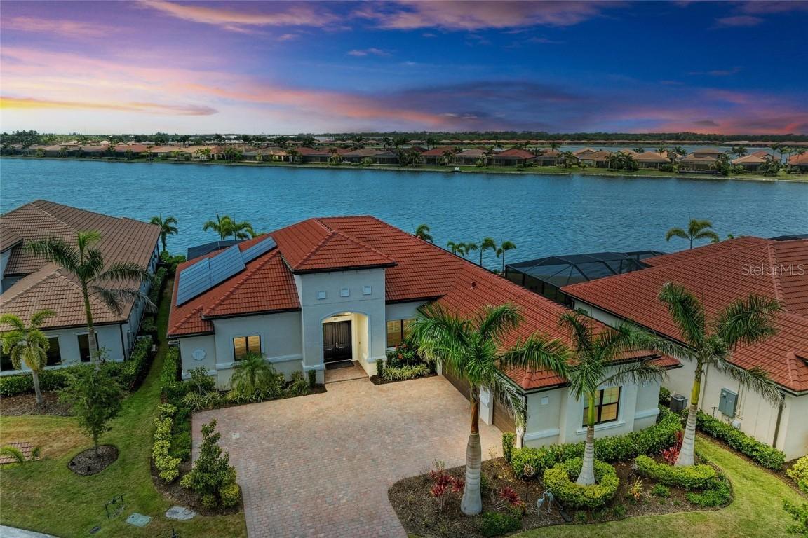 328 Maraviya Blvd., Nokomis, FL 34275