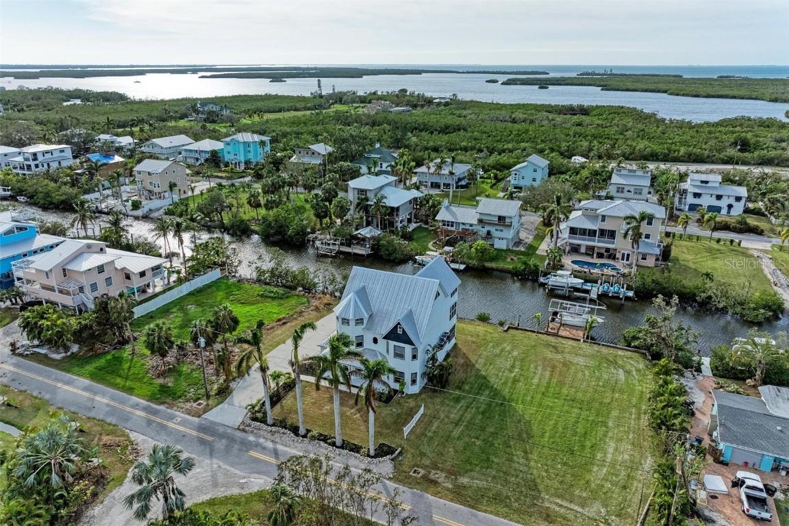 1827 Bayshore Dr., Terra Ceia, FL 34250