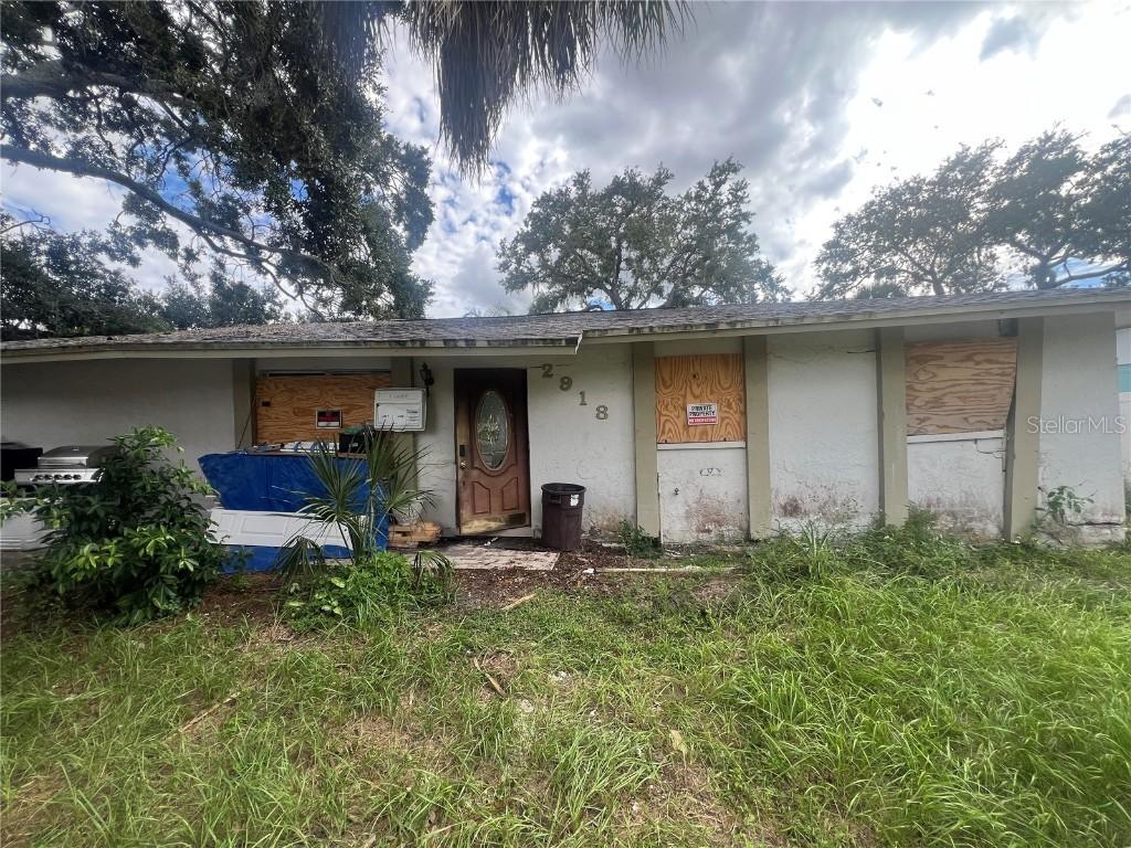 2918 Williamsburg St., Sarasota, FL 34231
