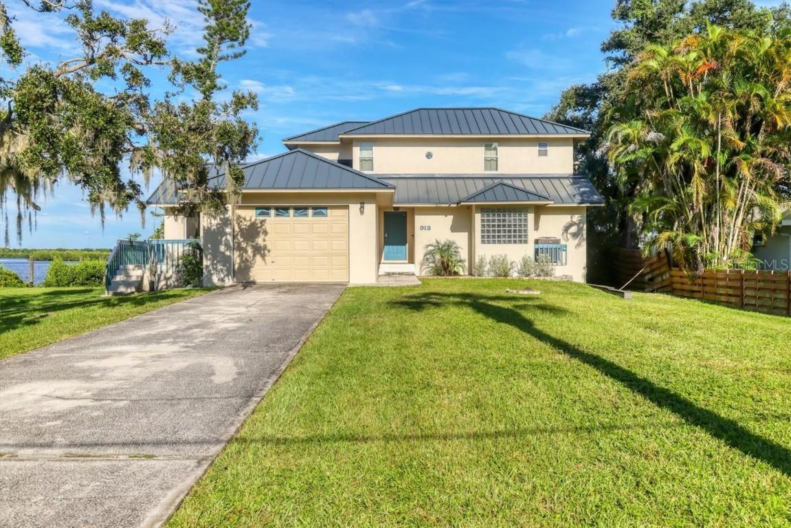 913 Tropical Dr., Bradenton, FL 34208