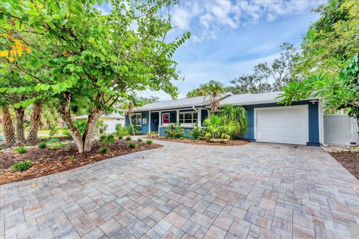 121 32nd St., Bradenton, FL 34205