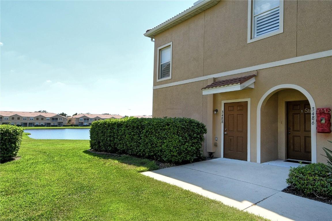 3486 Parkridge Cir. #32-101, Sarasota, FL 34243