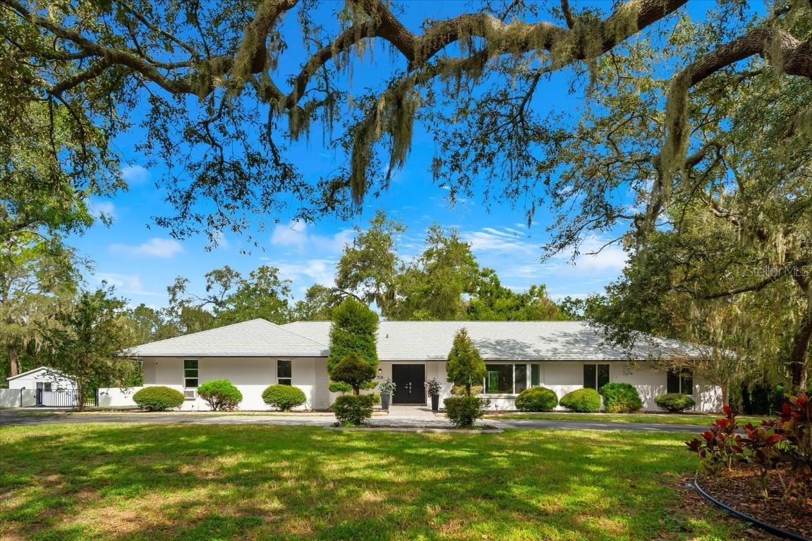 308 Cambridge Pl., Brandon, FL 33511
