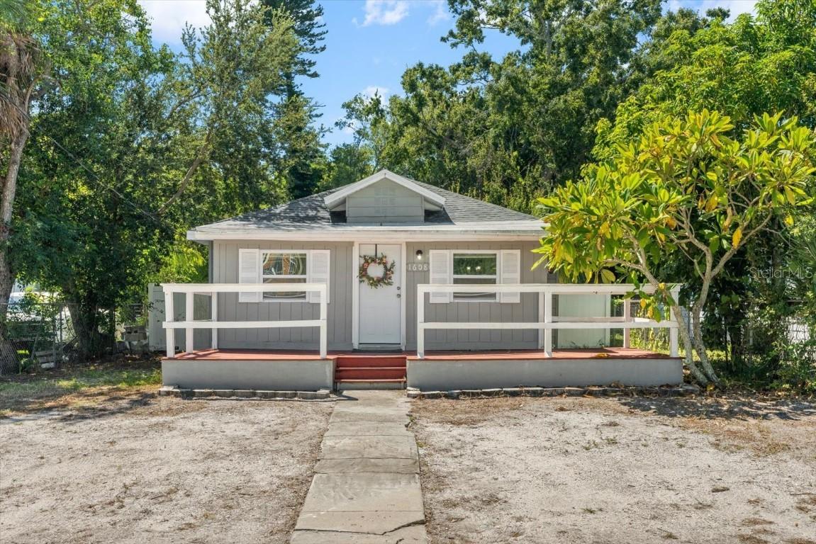 1608 7th Ave., Bradenton, FL 34208