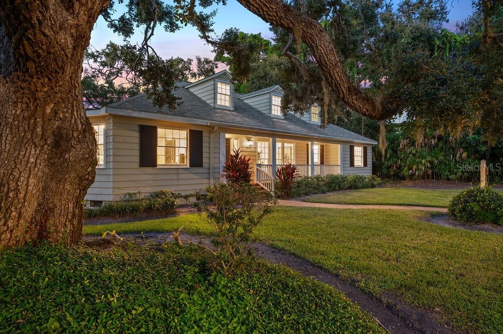 1585 South Dr., Sarasota, FL 34239