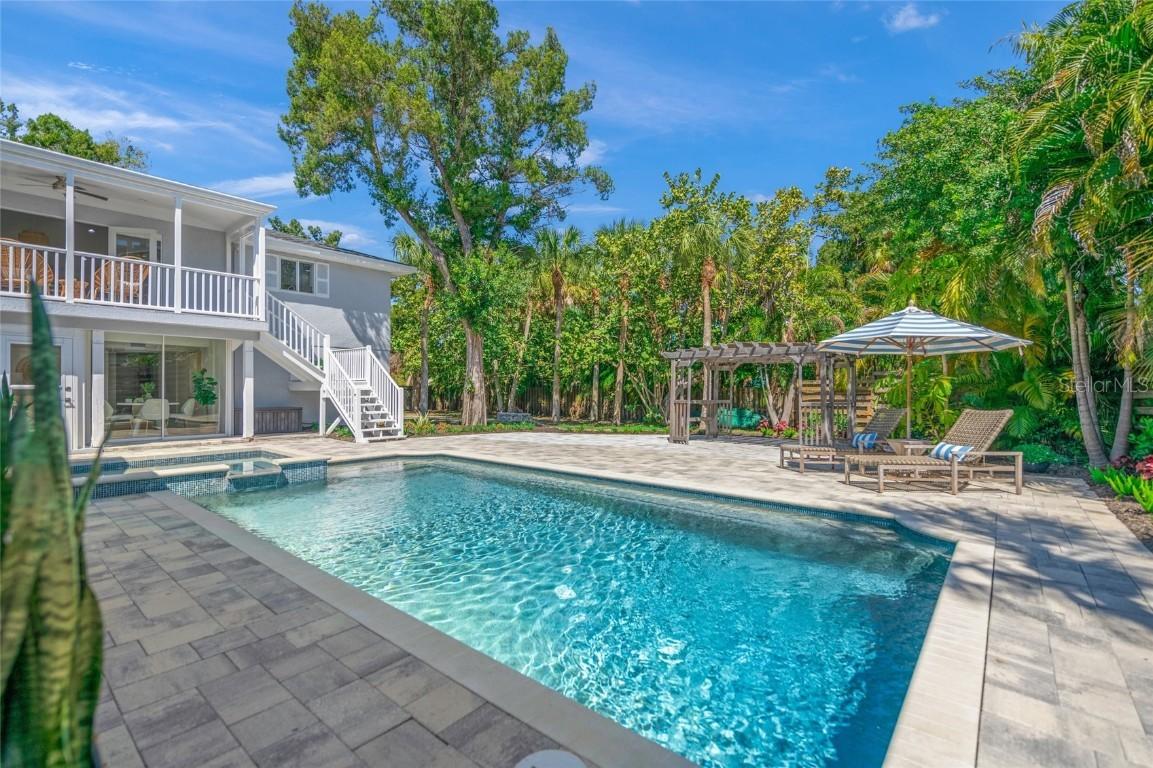 185 Faubel St., Sarasota, FL 34242
