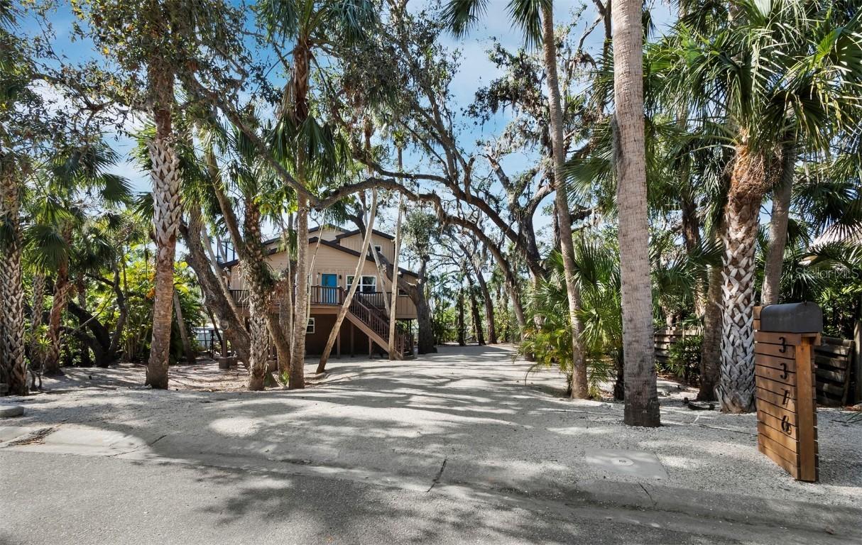 3376 S Seclusion Dr., Sarasota, FL 34239