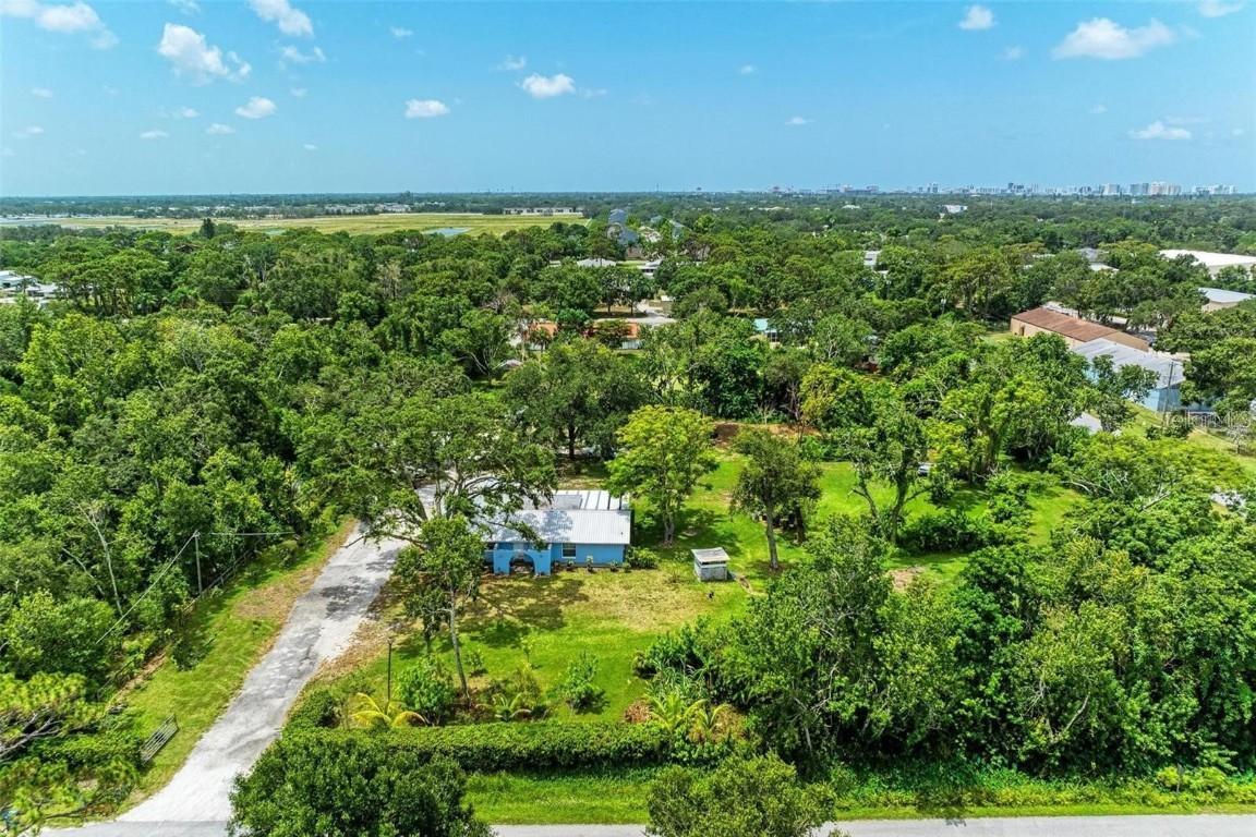 2424 51st St., Sarasota, FL 34234
