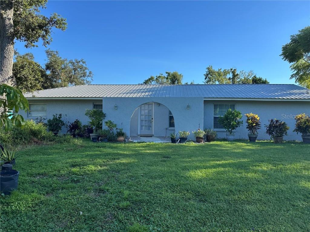 2424 51st St., Sarasota, FL 34234