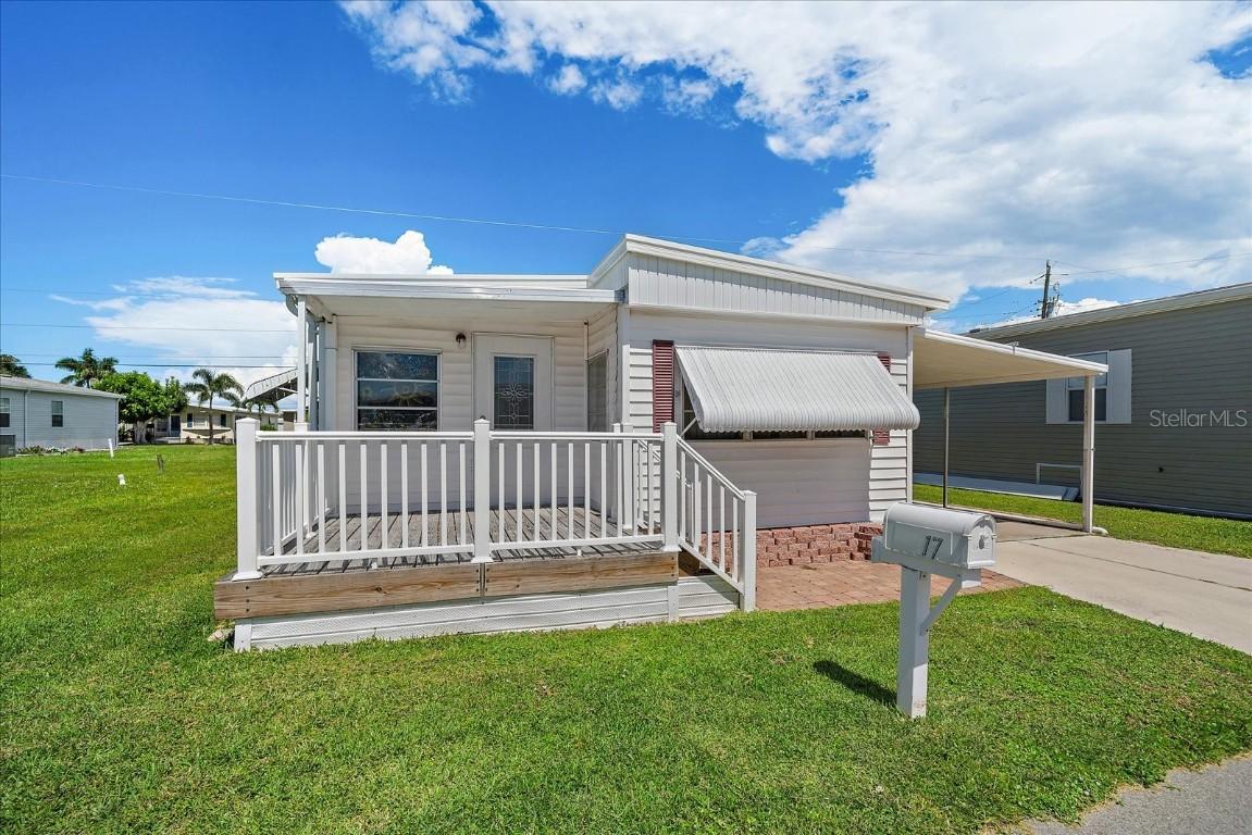 17 Flores Dr., Palmetto, FL 34221
