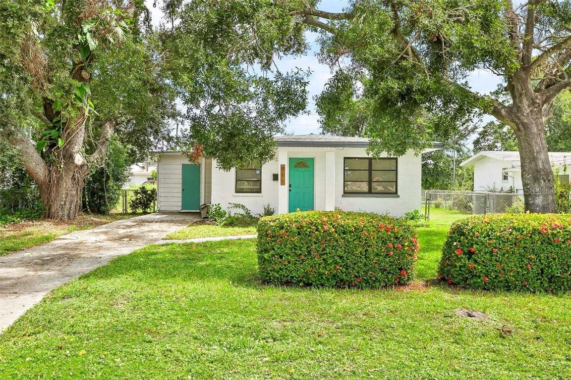 911 13th St., Bradenton, FL 34208