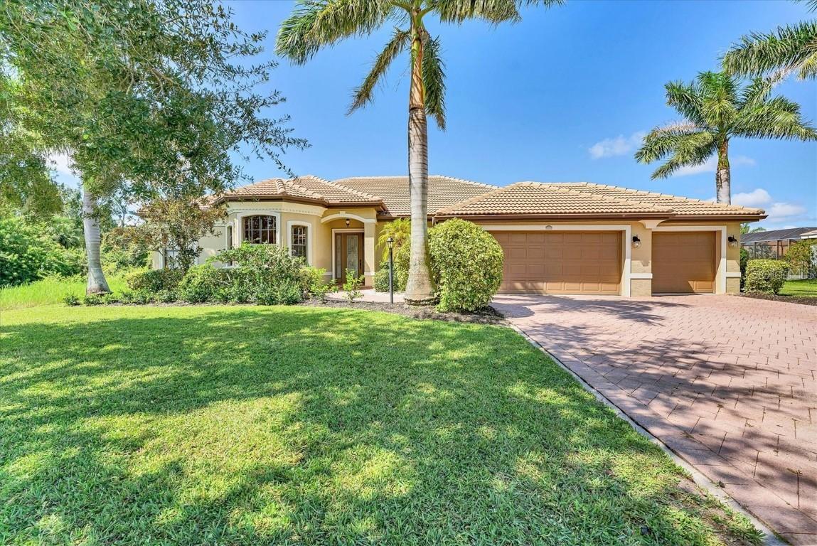 306 Country Meadows Way, Bradenton, FL 34212