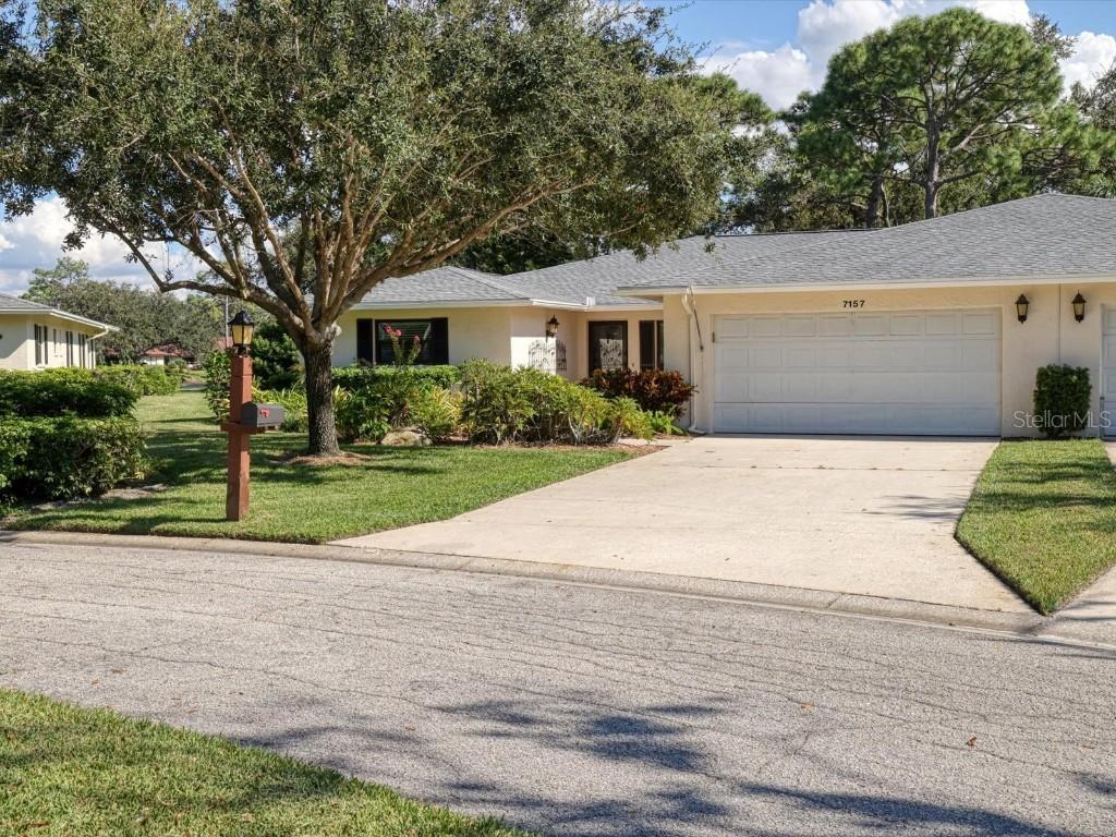 7157 Fairway Bend Cir., Sarasota, FL 34243